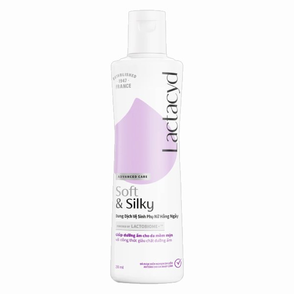 Dung Dịch Vệ Sinh Phụ Nữ Lactacyd Soft & Silky 250Ml